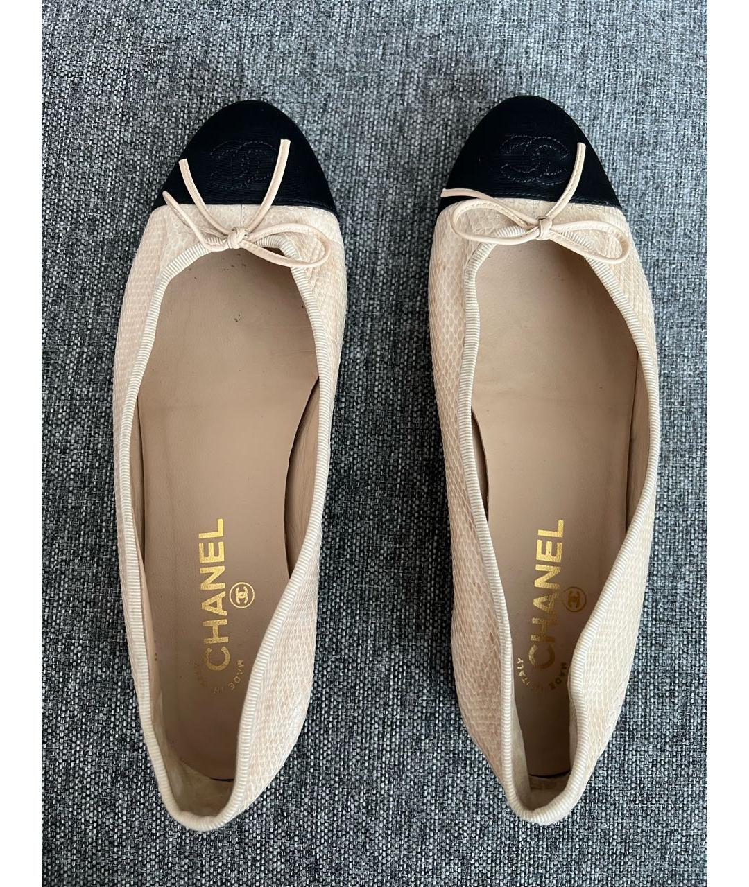 CHANEL Бежевые балетки из экзотической кожи, фото 3