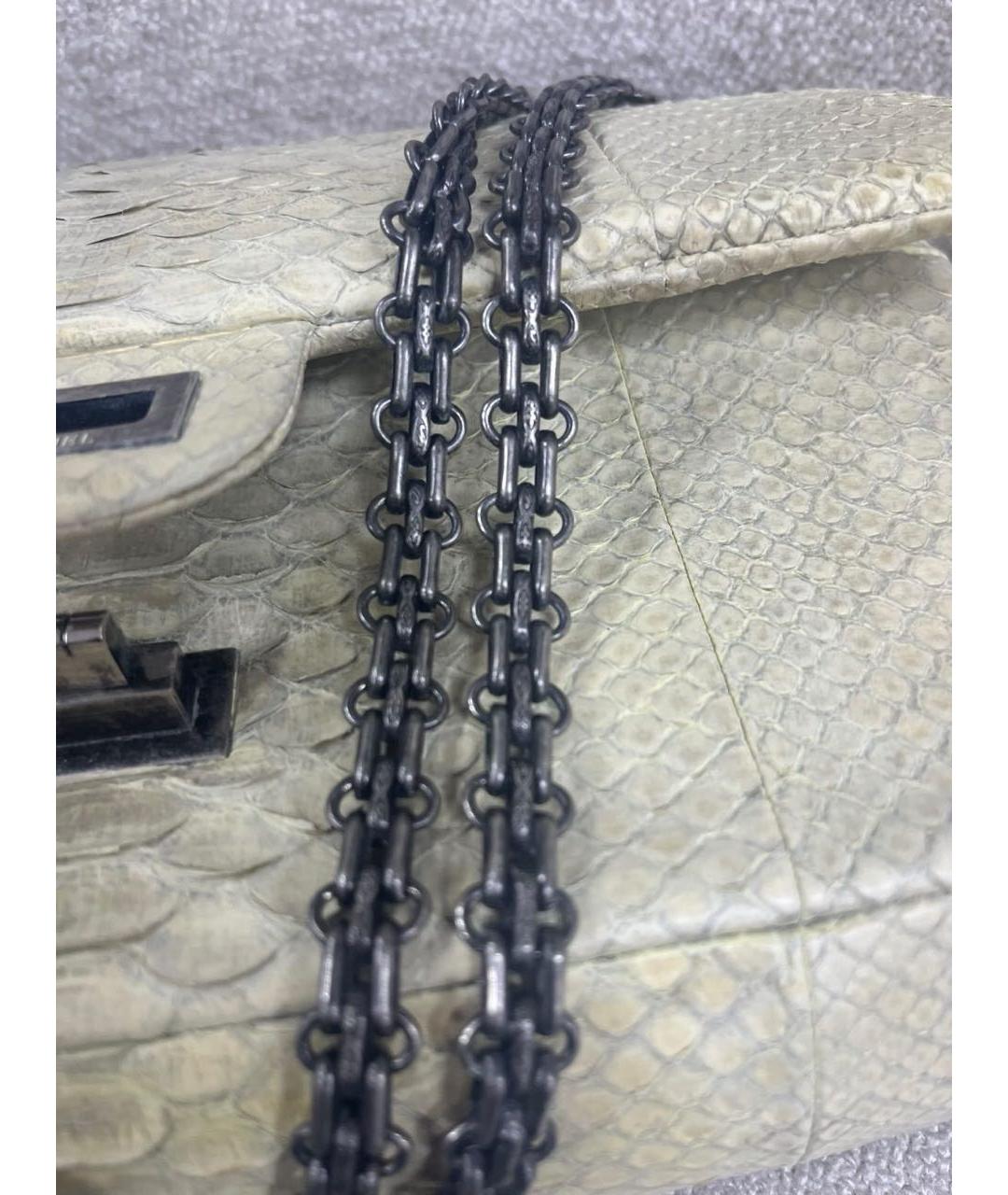 CHANEL Бежевая сумка через плечо из экзотической кожи, фото 7