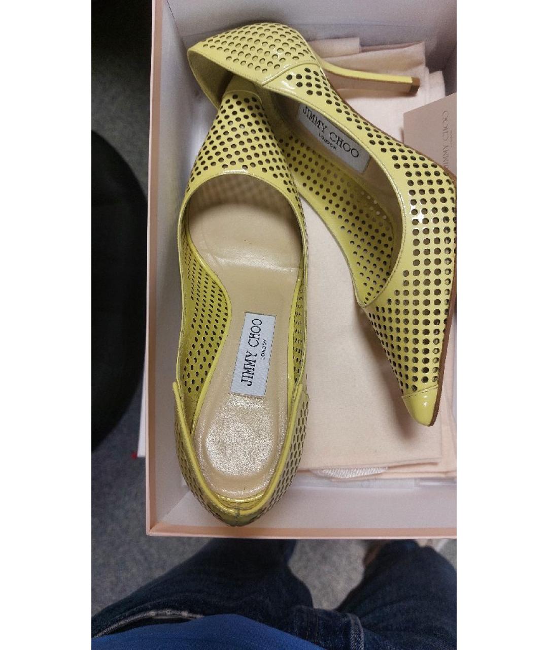 JIMMY CHOO Желтые туфли из лакированной кожи, фото 3
