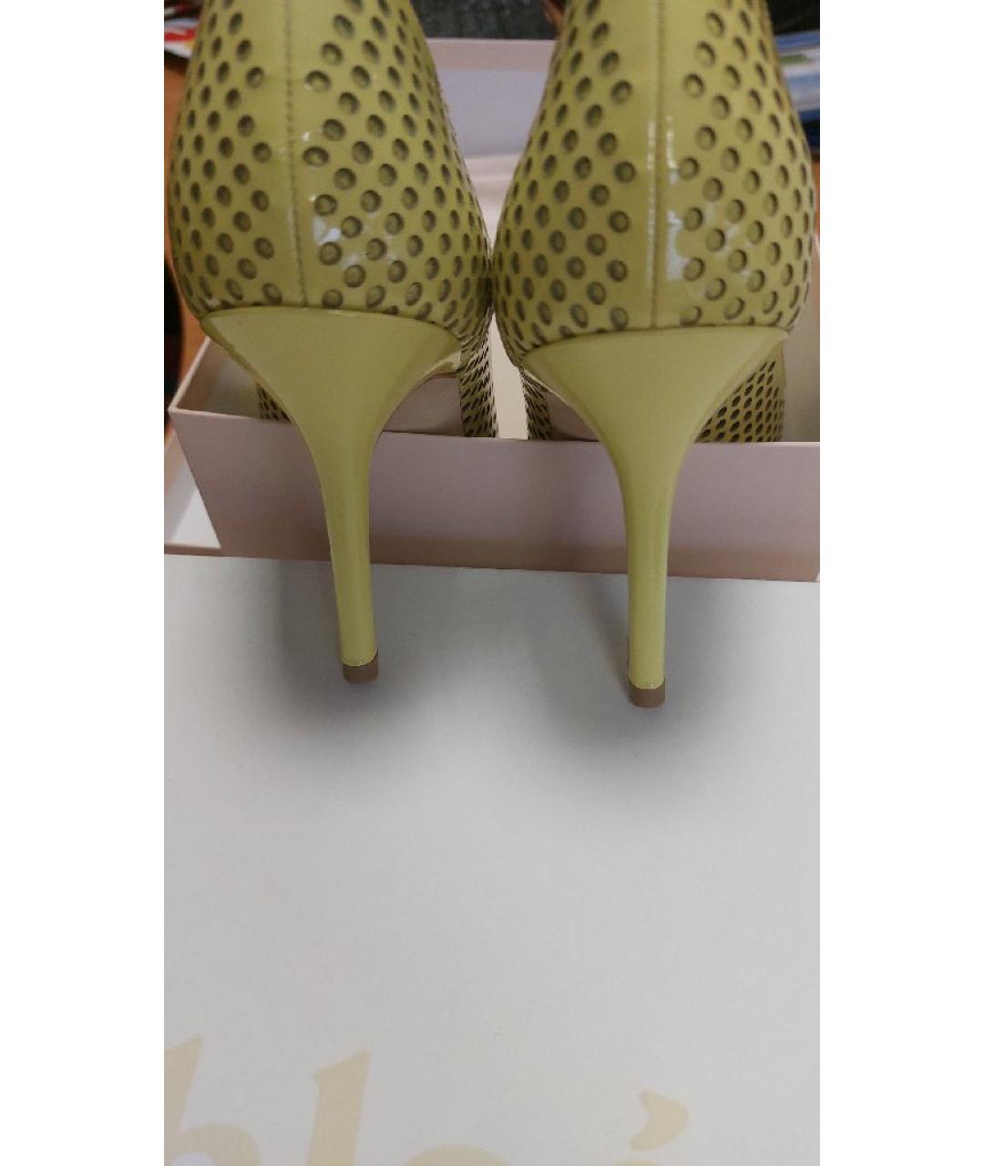JIMMY CHOO Желтые туфли из лакированной кожи, фото 4