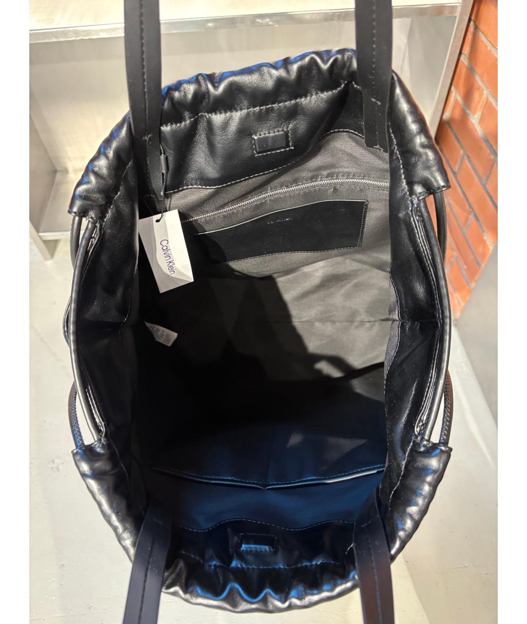 CALVIN KLEIN Черная сумка тоут из искусственной кожи, фото 9