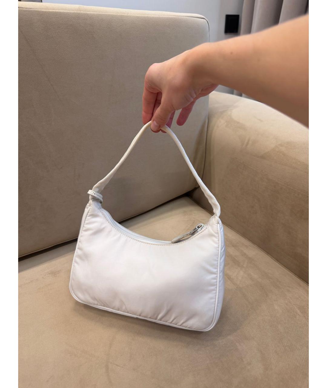 PRADA Белая нейлоновая сумка с короткими ручками, фото 3