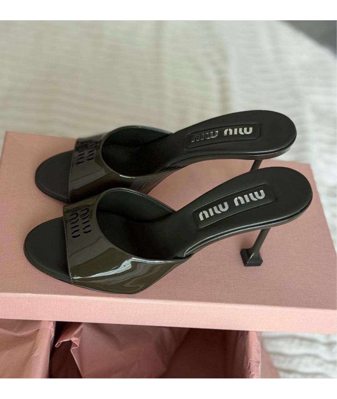 MIU MIU Хаки босоножки из лакированной кожи, фото 8