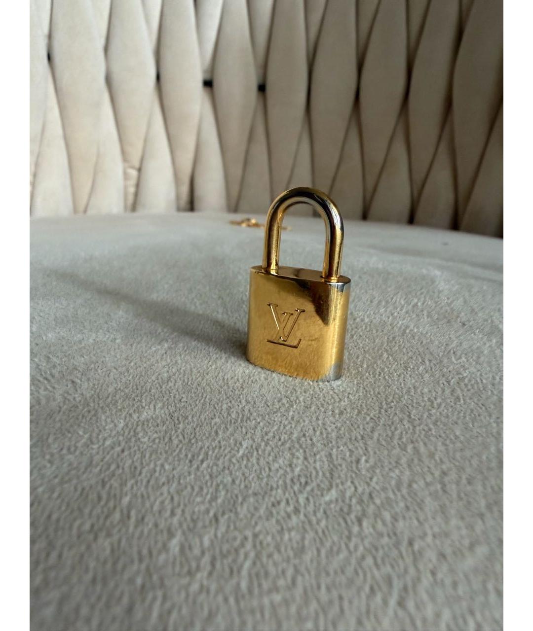 LOUIS VUITTON Золотой брелок, фото 6