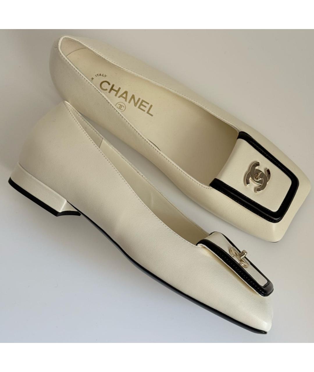 CHANEL Белые кожаные лодочки на низком каблуке, фото 3