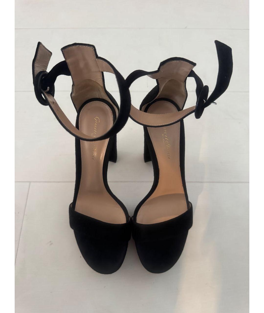 GIANVITO ROSSI Черные бархатные туфли, фото 2