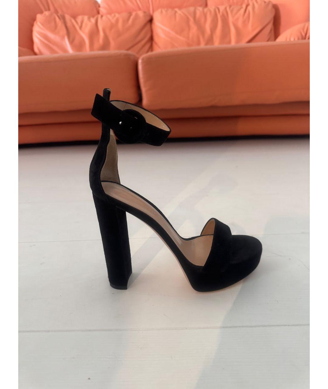 GIANVITO ROSSI Черные бархатные туфли, фото 9