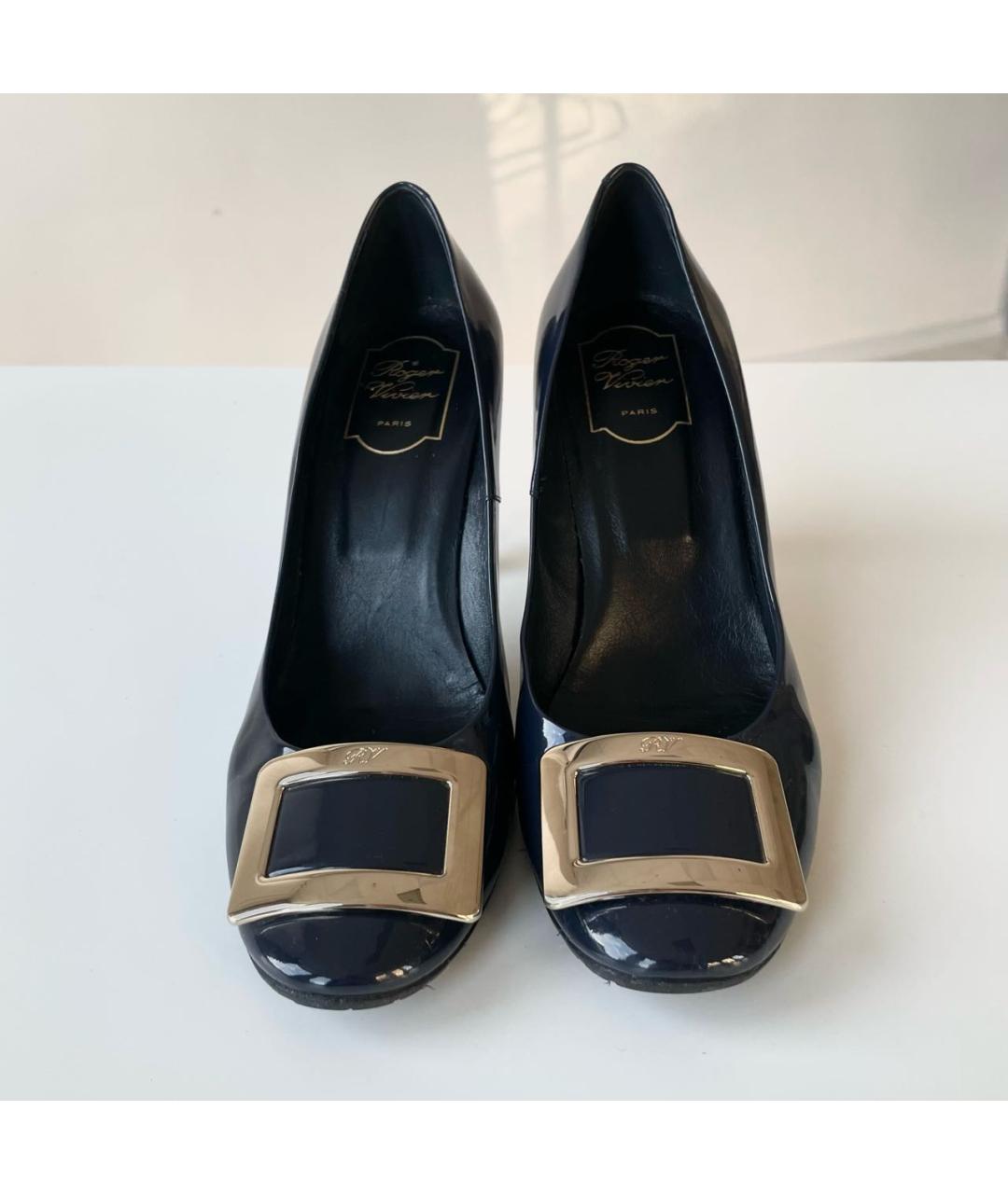 ROGER VIVIER Темно-синие туфли из лакированной кожи, фото 2