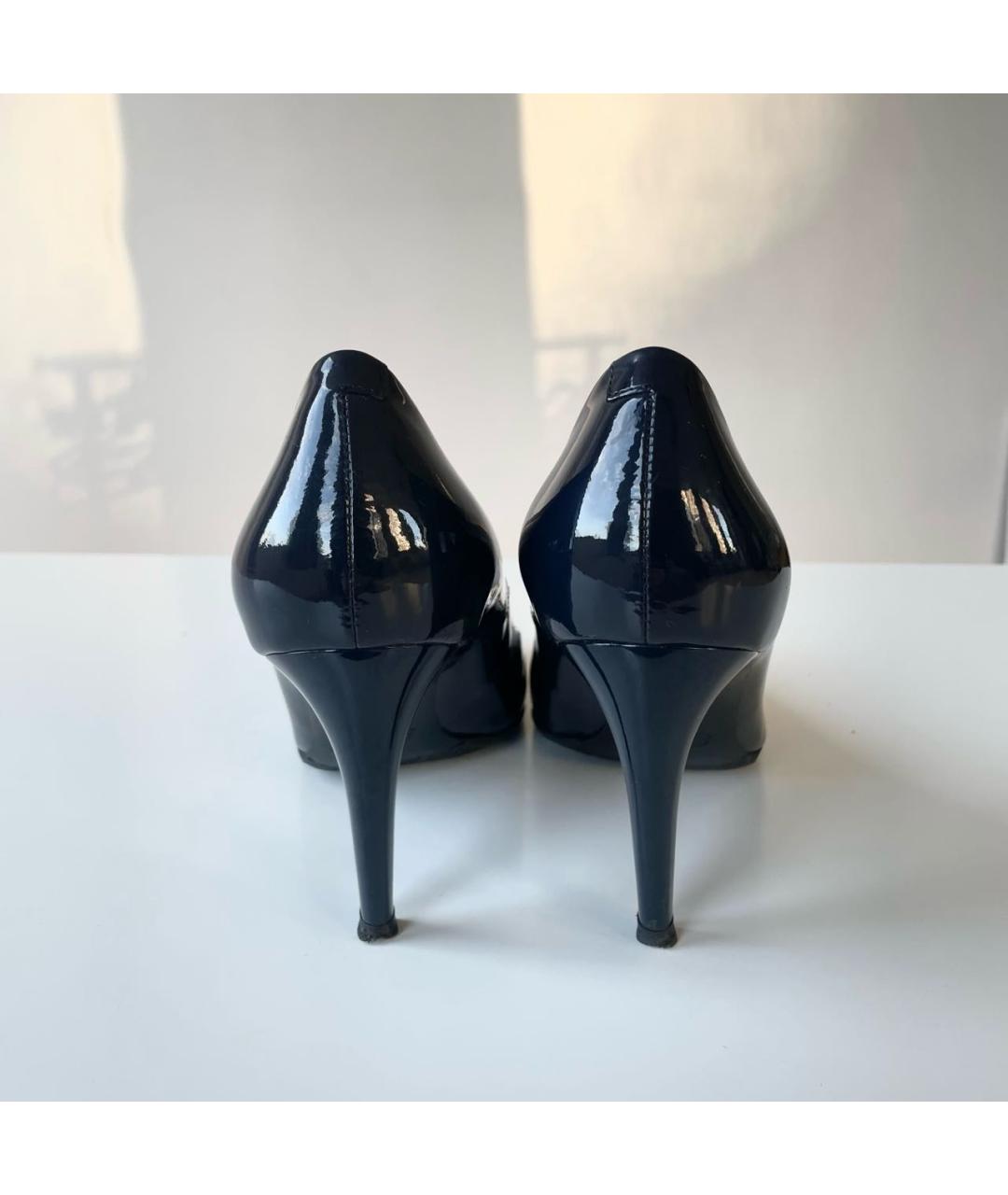 ROGER VIVIER Темно-синие туфли из лакированной кожи, фото 4