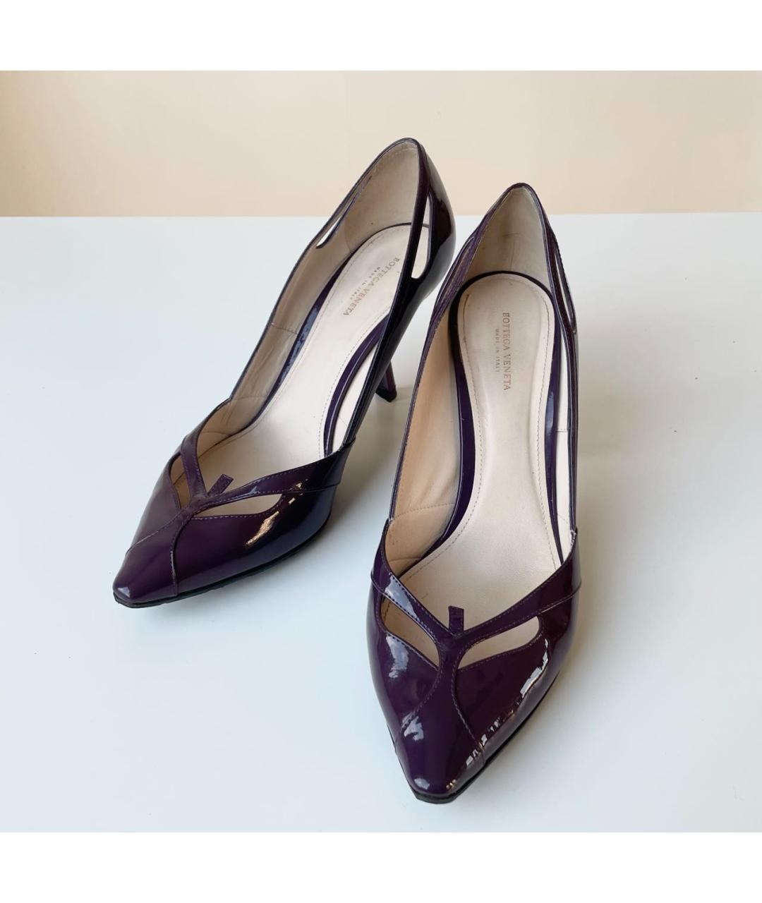 BOTTEGA VENETA Фиолетовые туфли из лакированной кожи, фото 2