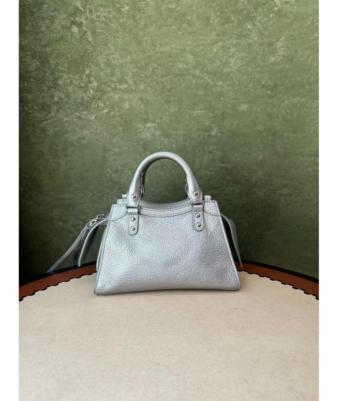 BALENCIAGA Серебряная кожаная сумка с короткими ручками, фото 2