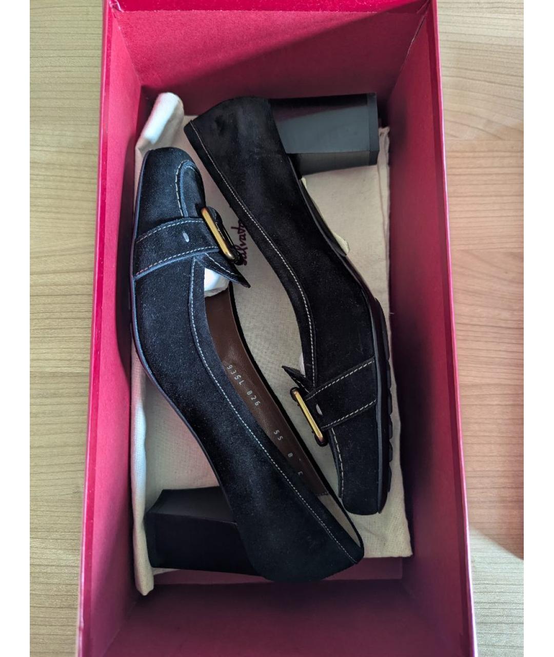 FERRAGAMO Черные замшевые туфли, фото 5