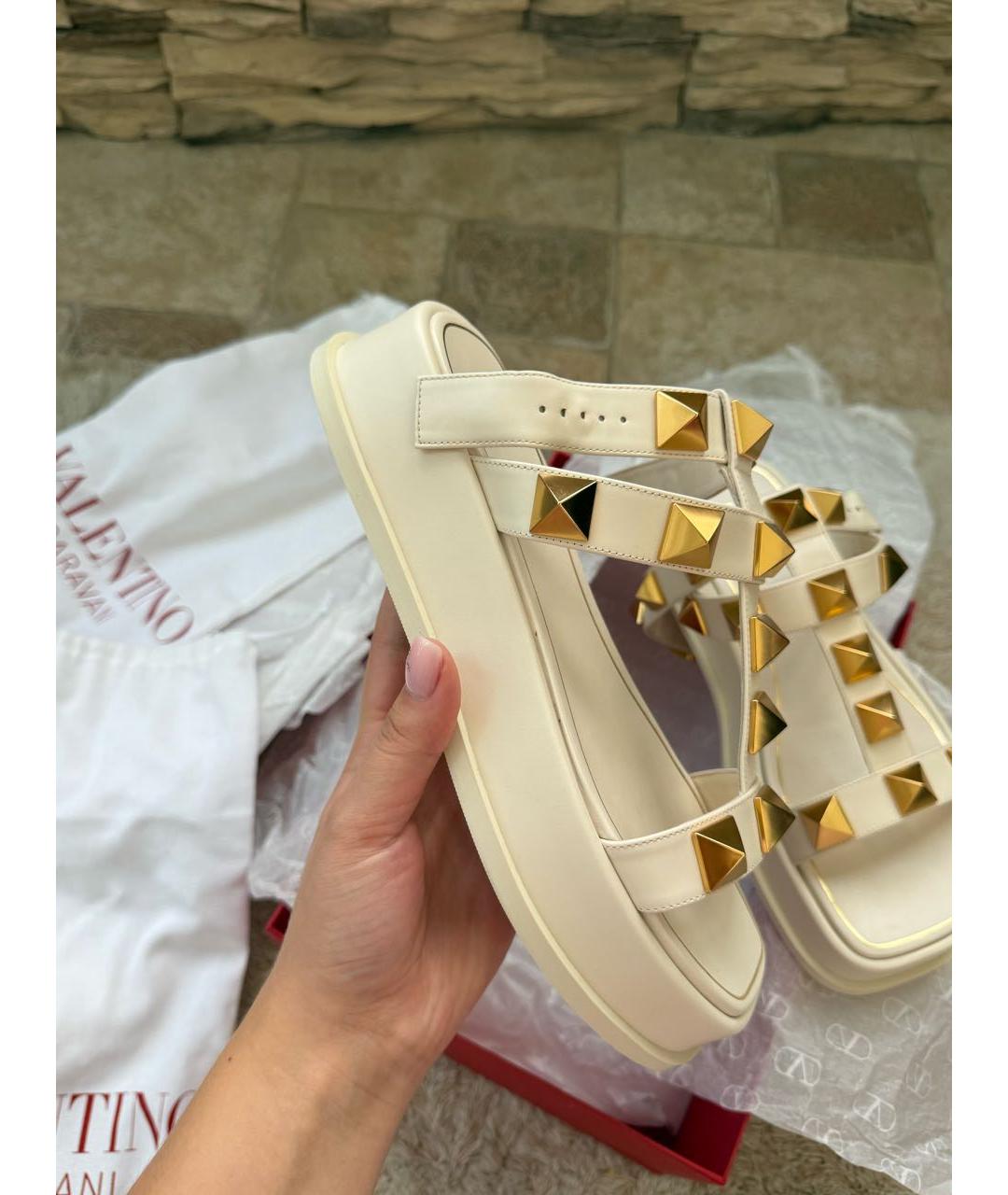 VALENTINO Белые кожаные босоножки, фото 4