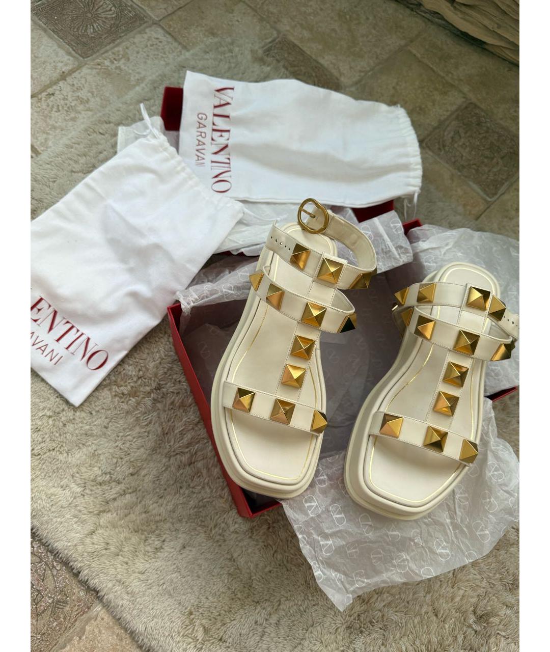 VALENTINO Белые кожаные босоножки, фото 2