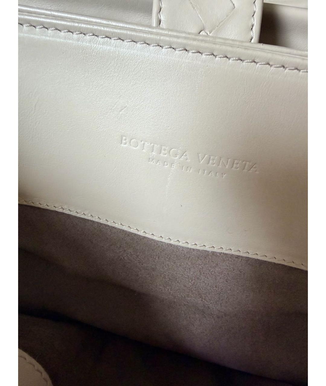BOTTEGA VENETA Бежевая кожаная сумка с короткими ручками, фото 4
