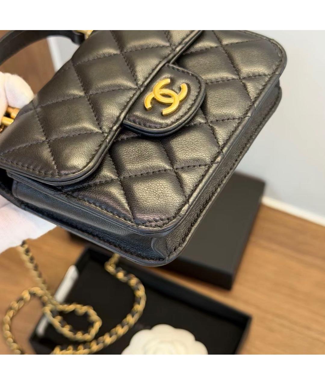 CHANEL Черная кожаная сумка с короткими ручками, фото 5