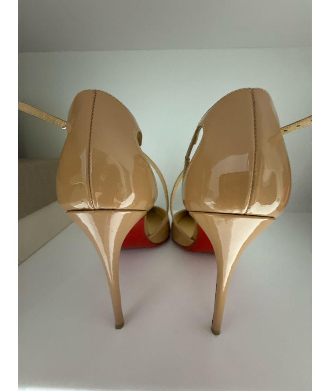 CHRISTIAN LOUBOUTIN Бежевые туфли из лакированной кожи, фото 4