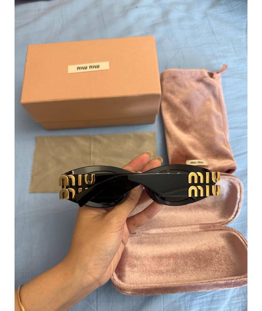 MIU MIU Черные пластиковые солнцезащитные очки, фото 3