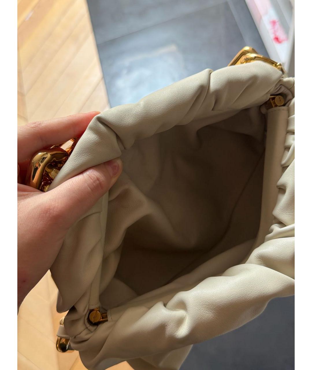 BOTTEGA VENETA Бежевая кожаная сумка с короткими ручками, фото 4