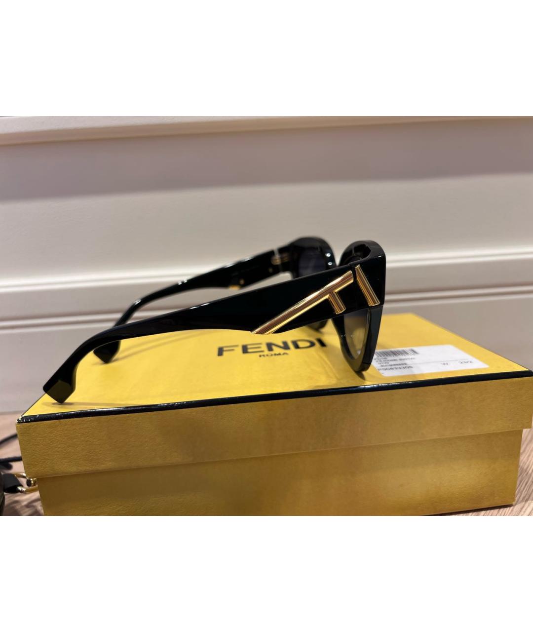 FENDI Черные пластиковые солнцезащитные очки, фото 2