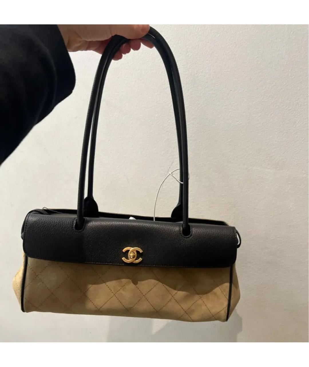 CHANEL Бежевая замшевая сумка через плечо, фото 2