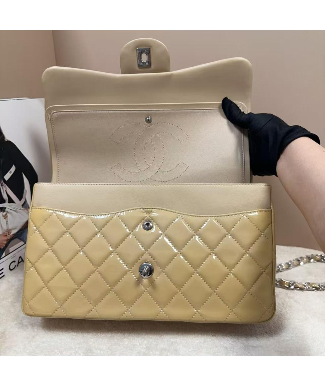 CHANEL Желтая сумка через плечо из лакированной кожи, фото 6