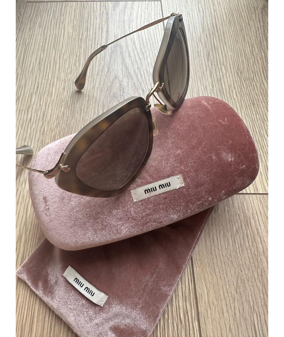 MIU MIU Коричневые пластиковые солнцезащитные очки, фото 3