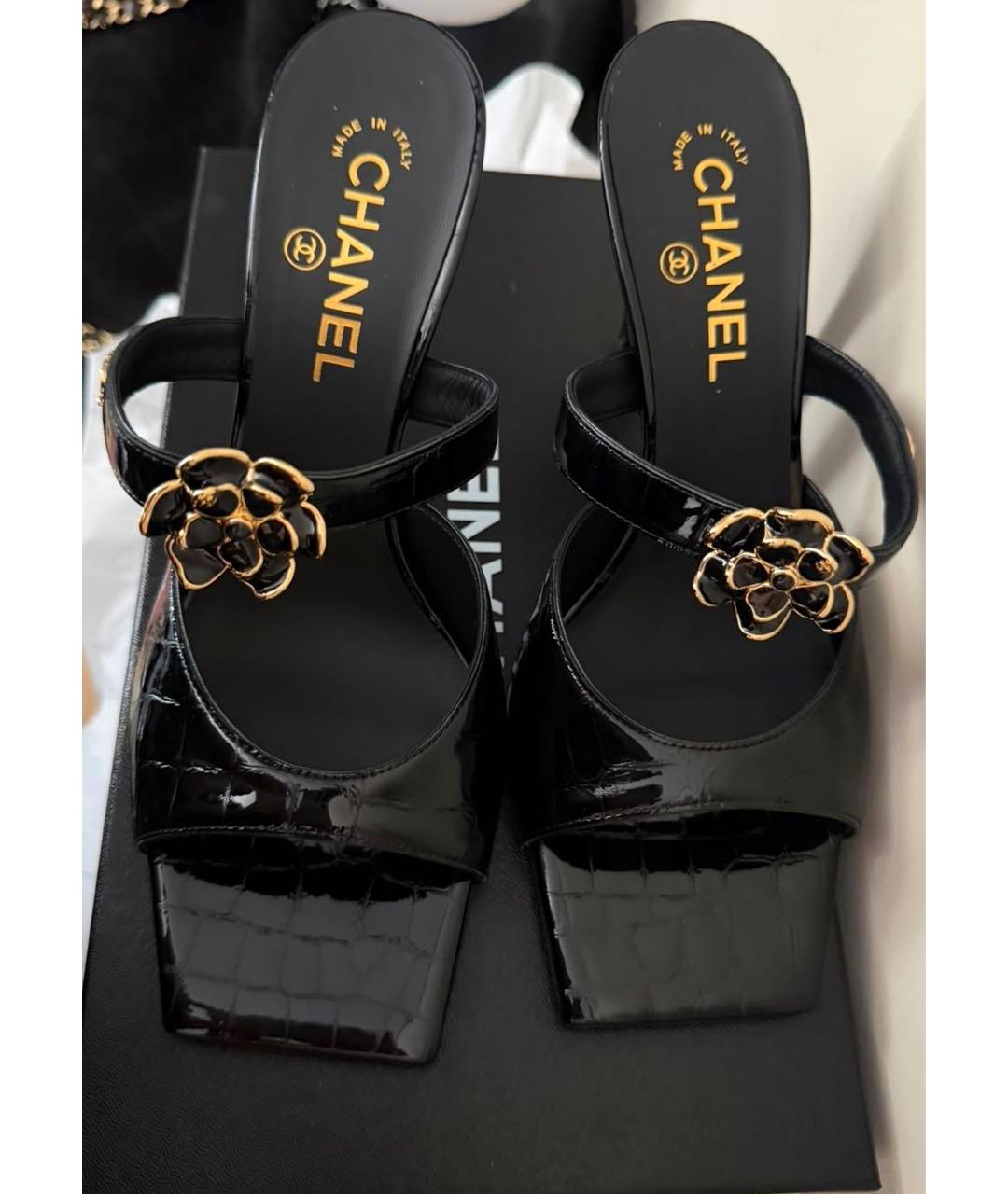 CHANEL Черные мюли из лакированной кожи, фото 3