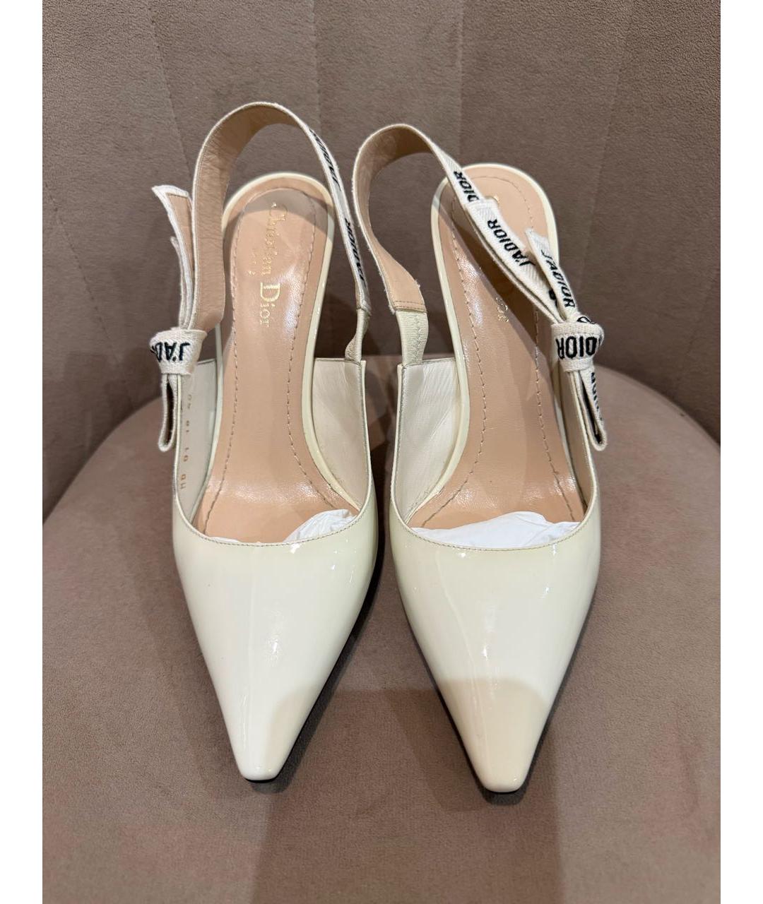 CHRISTIAN DIOR Белые туфли из лакированной кожи, фото 8
