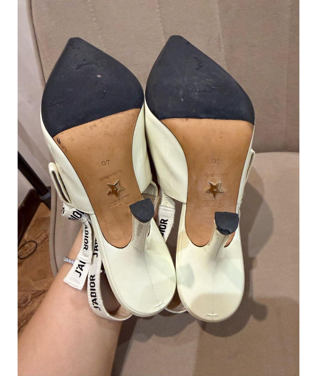 CHRISTIAN DIOR Белые туфли из лакированной кожи, фото 6