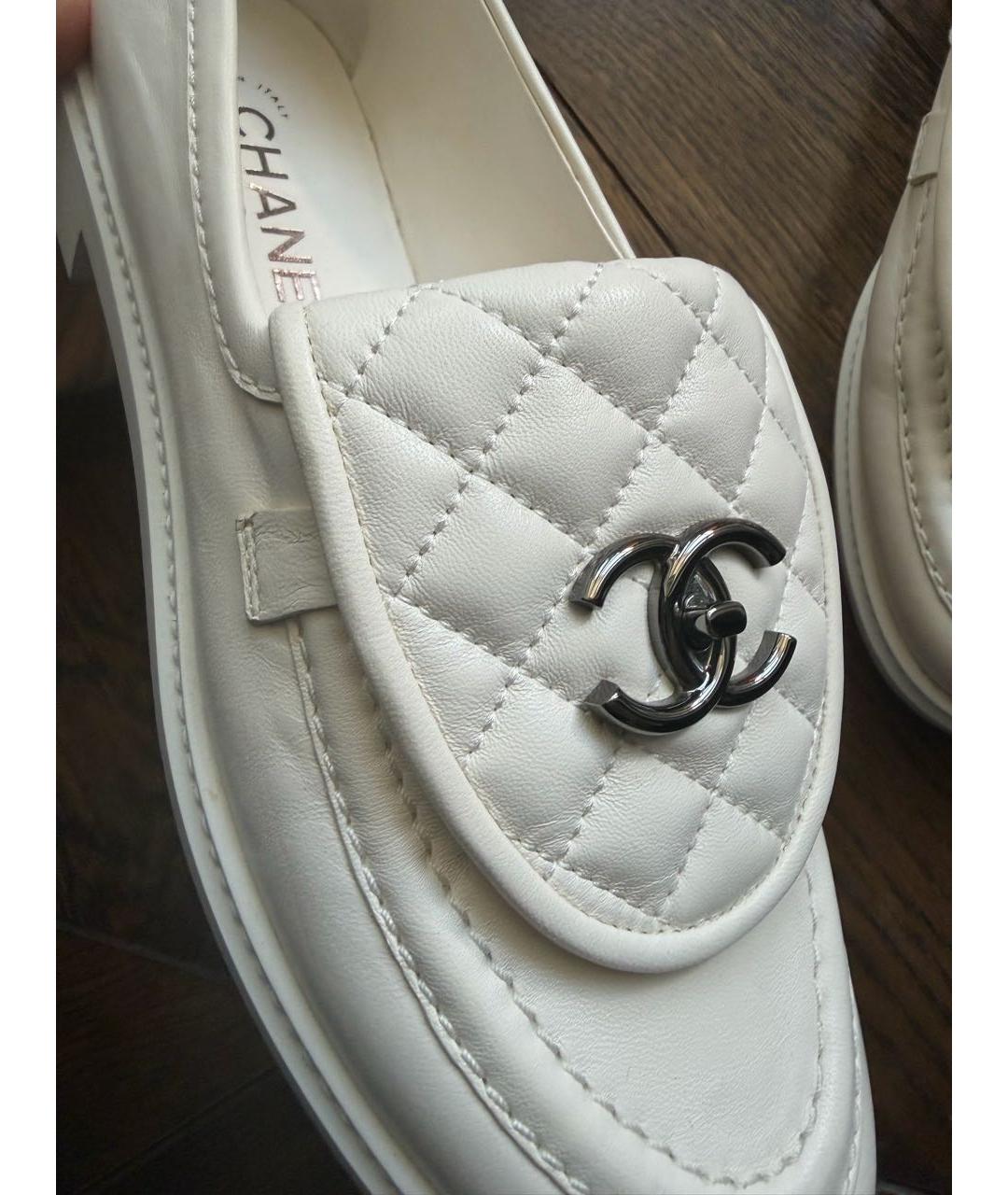 CHANEL Белые кожаные лоферы, фото 3