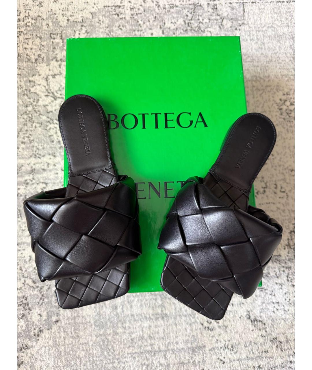 BOTTEGA VENETA Черные кожаные шлепанцы, фото 5