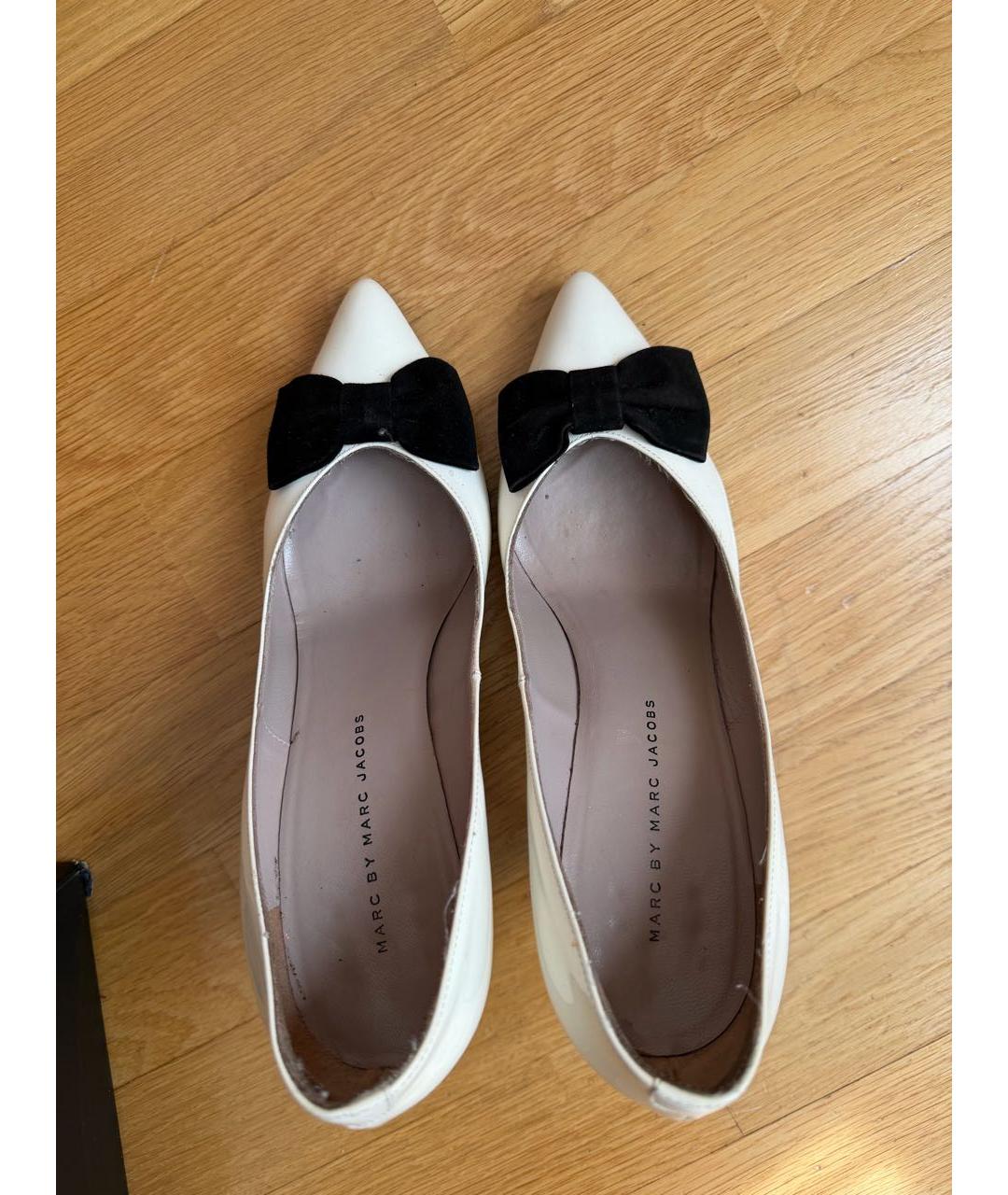 MARC BY MARC JACOBS Белые туфли из лакированной кожи, фото 3