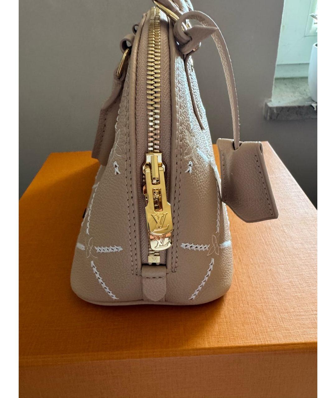 LOUIS VUITTON Бежевая кожаная сумка с короткими ручками, фото 2