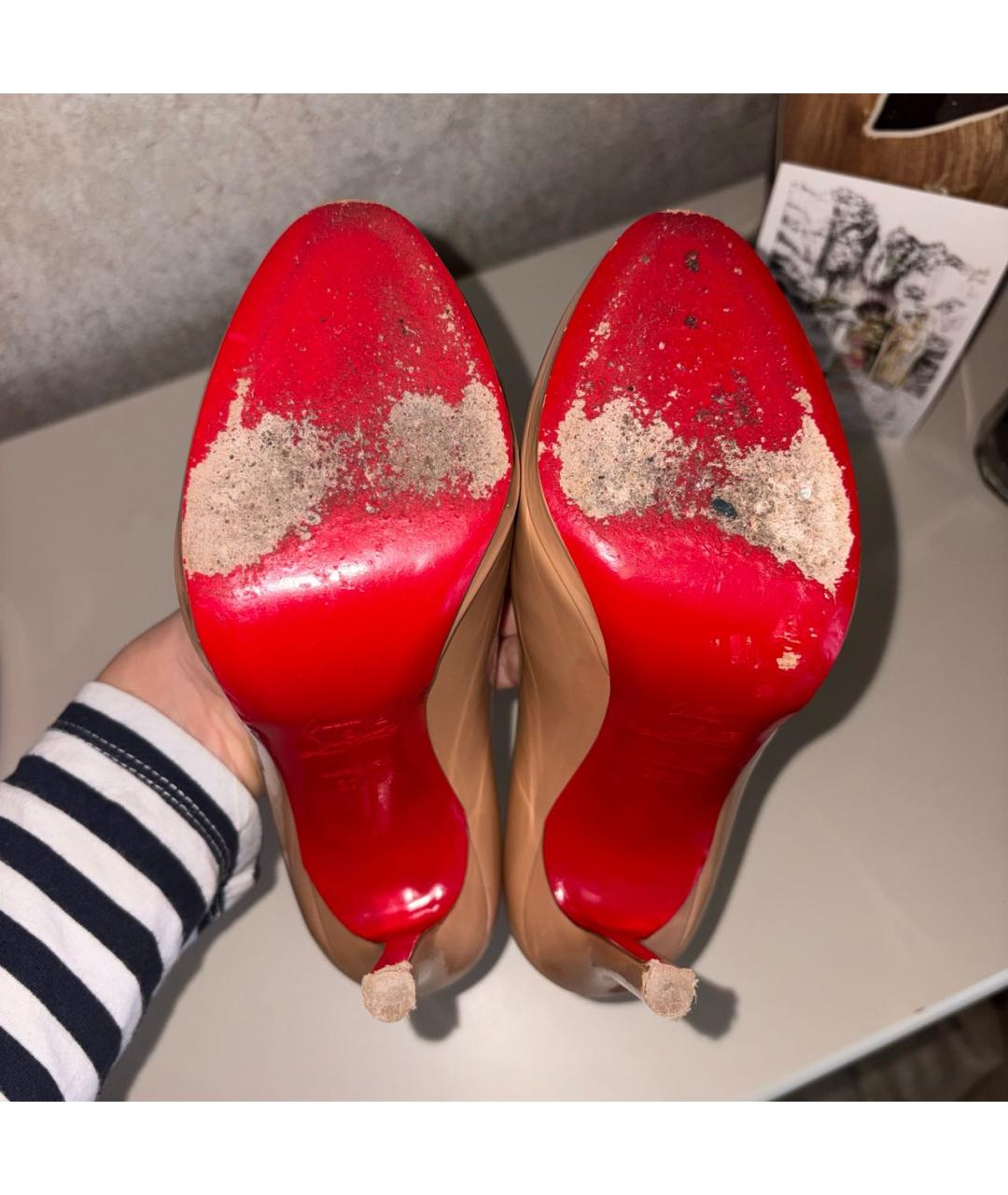 CHRISTIAN LOUBOUTIN Бежевые туфли из лакированной кожи, фото 4