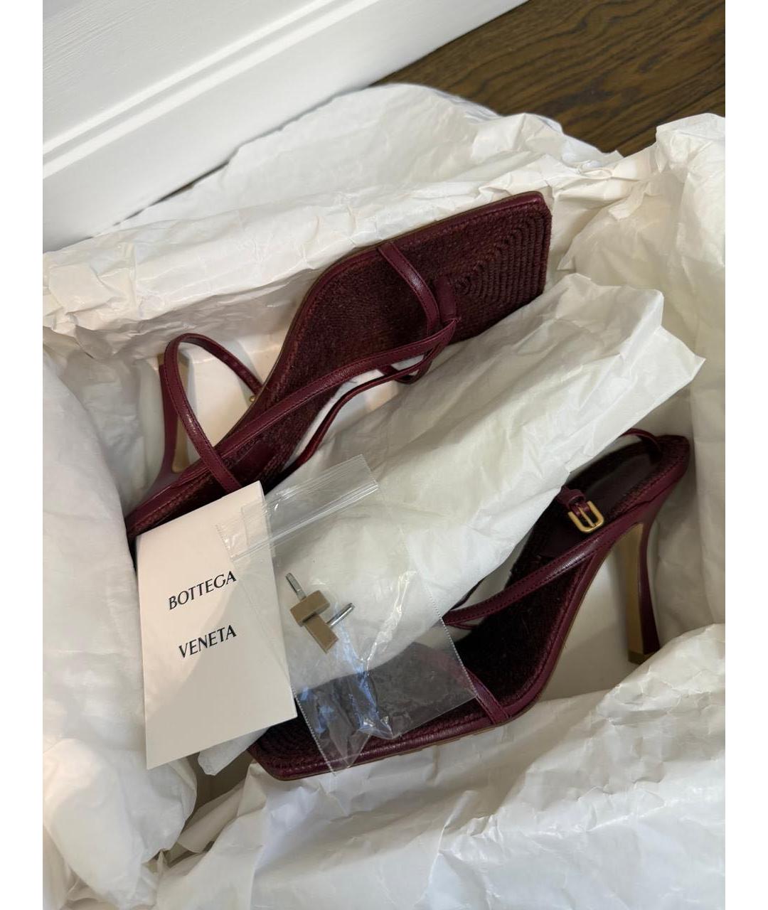 BOTTEGA VENETA Бордовые кожаные босоножки, фото 3