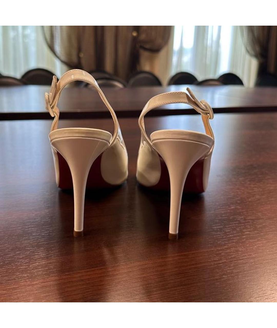 CHRISTIAN LOUBOUTIN Белые туфли из лакированной кожи, фото 4