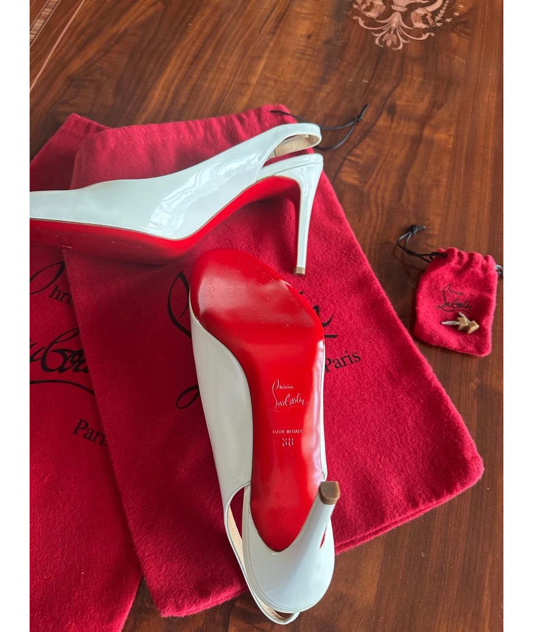 CHRISTIAN LOUBOUTIN Белые туфли из лакированной кожи, фото 7