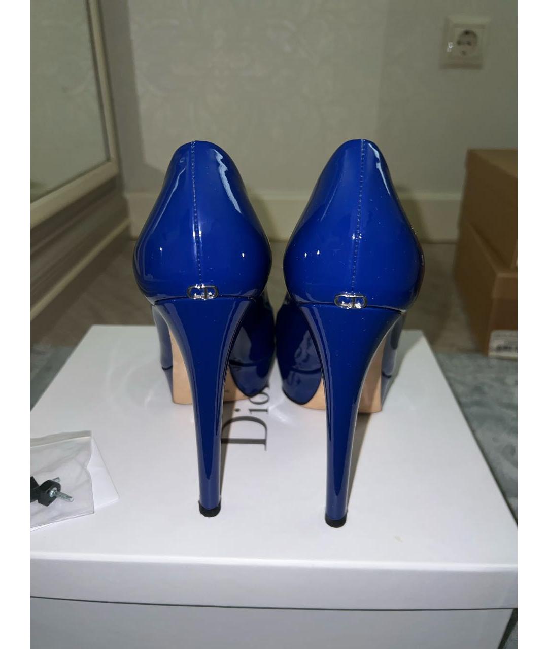 CHRISTIAN DIOR Синие босоножки из лакированной кожи, фото 4