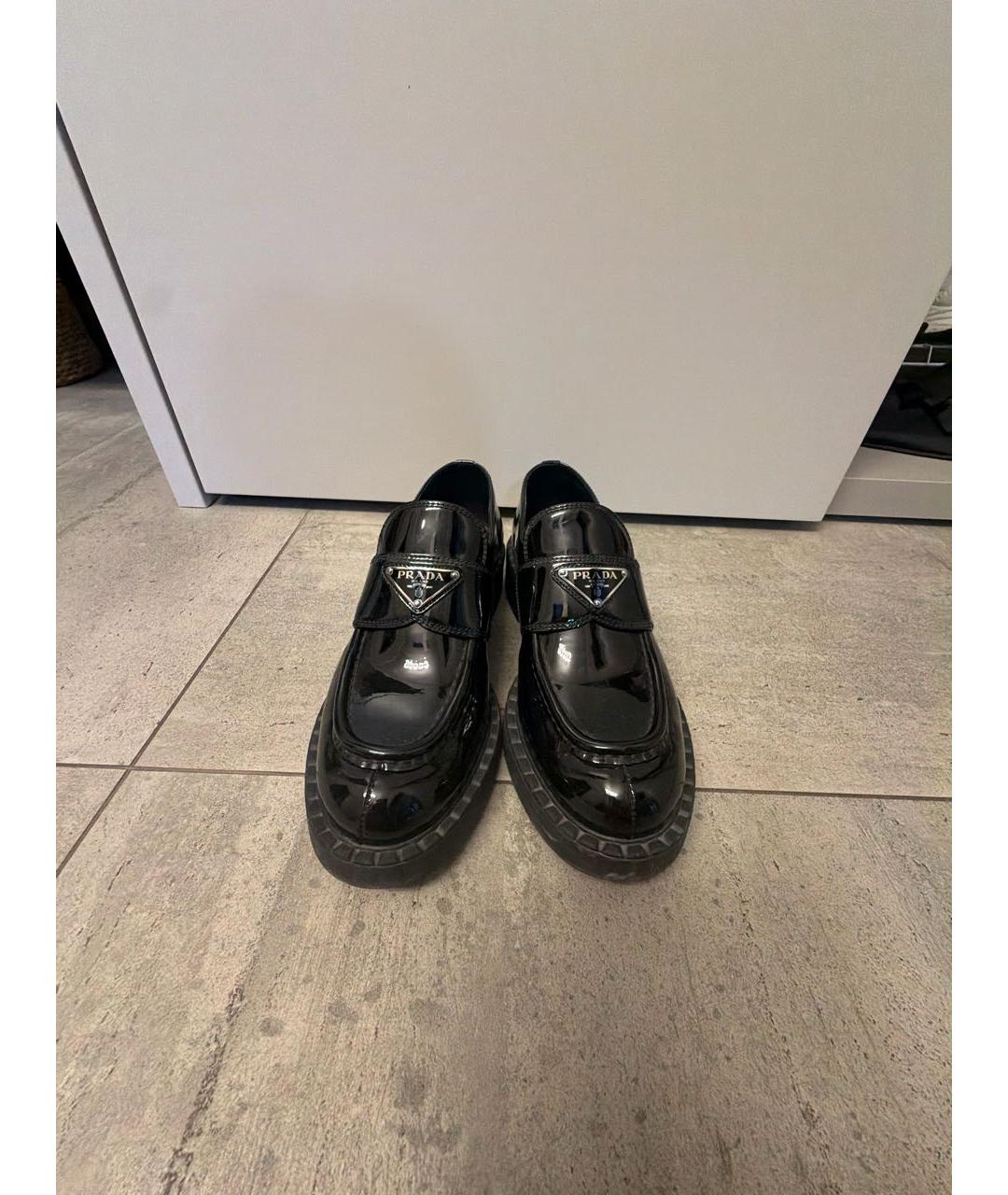 PRADA Черные лоферы из лакированной кожи, фото 2