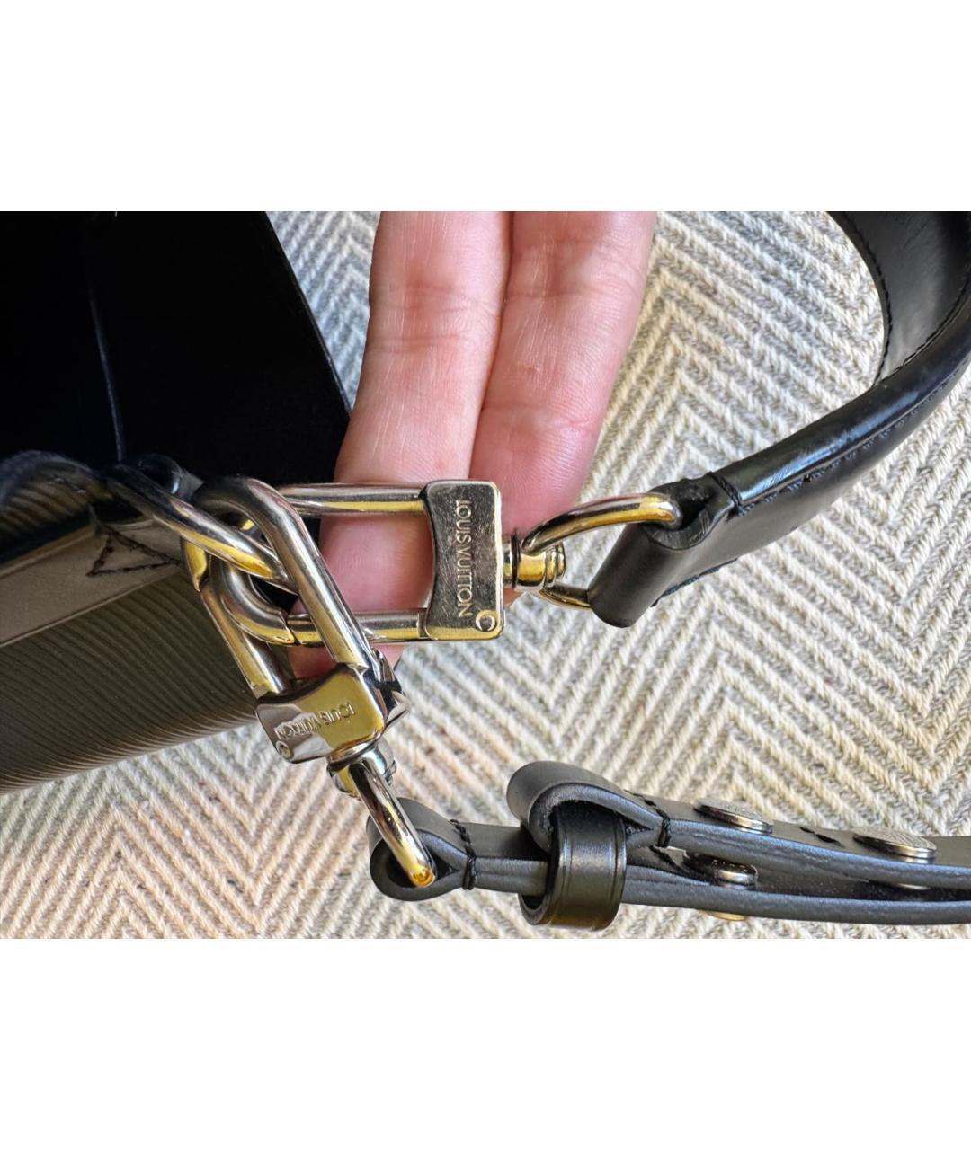 LOUIS VUITTON Черная кожаная сумка через плечо, фото 2