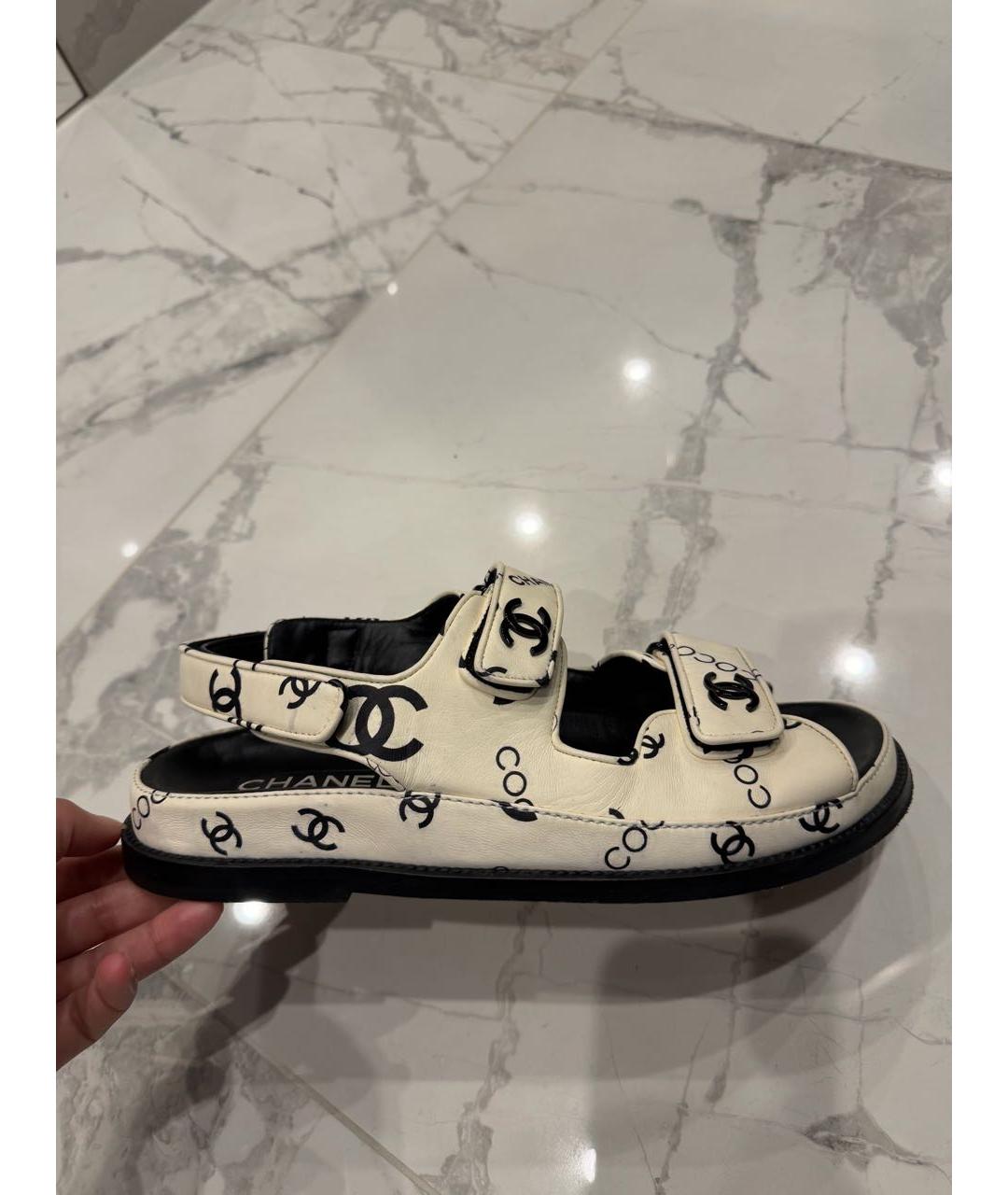 CHANEL Белые кожаные сандалии, фото 5