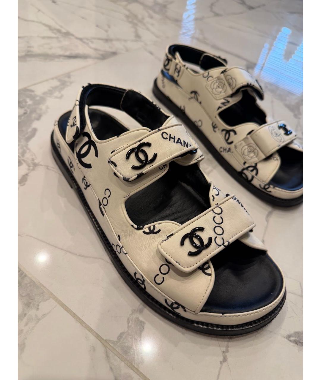 CHANEL Белые кожаные сандалии, фото 2