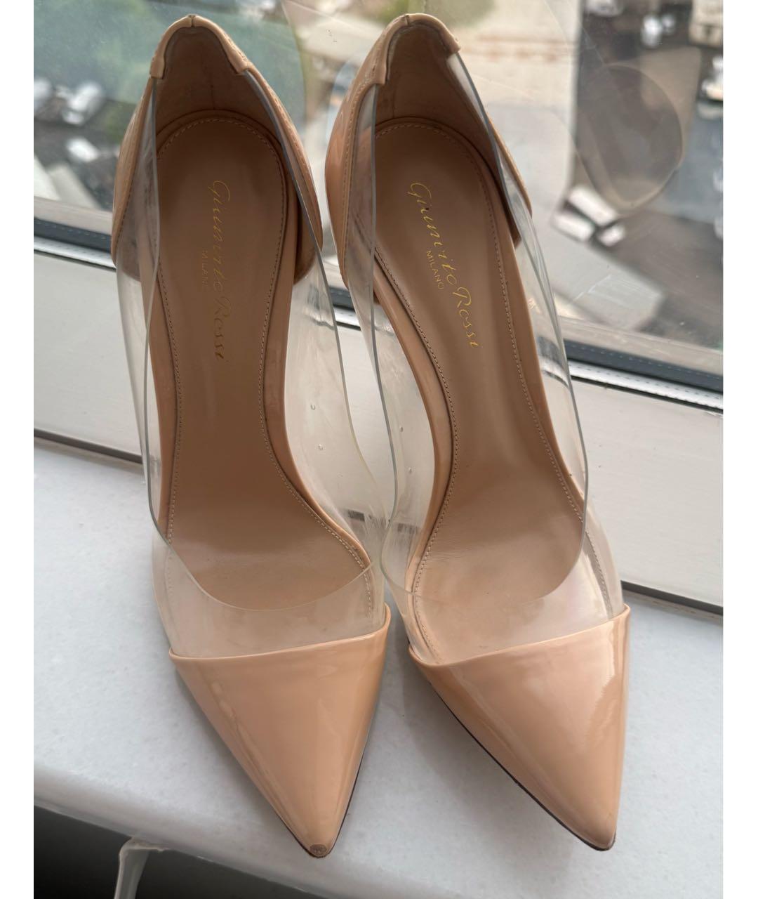 GIANVITO ROSSI Бежевые туфли из лакированной кожи, фото 2