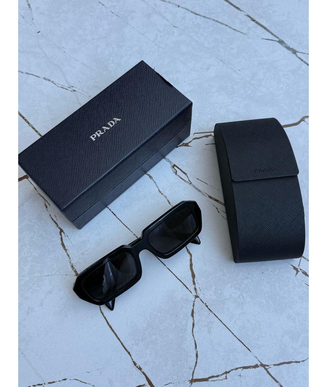 PRADA Черные пластиковые солнцезащитные очки, фото 4