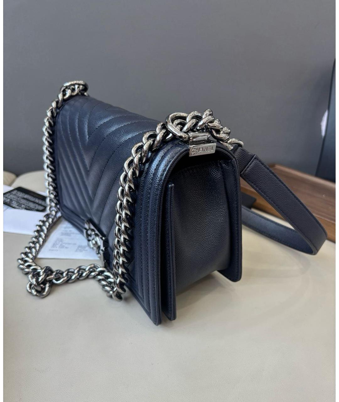 CHANEL Темно-синяя кожаная сумка через плечо, фото 3