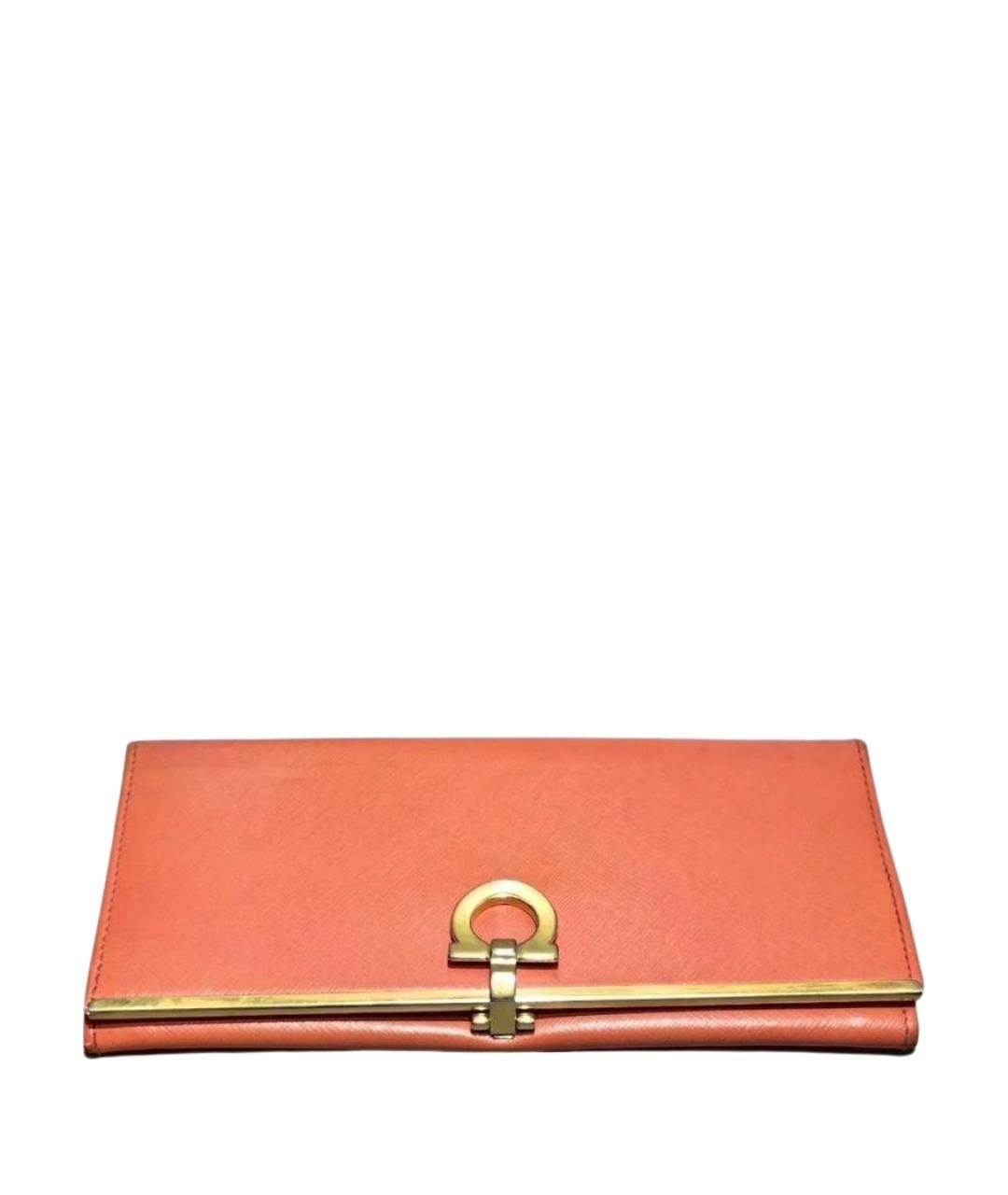 FERRAGAMO Коралловый кожаный кошелек, фото 1