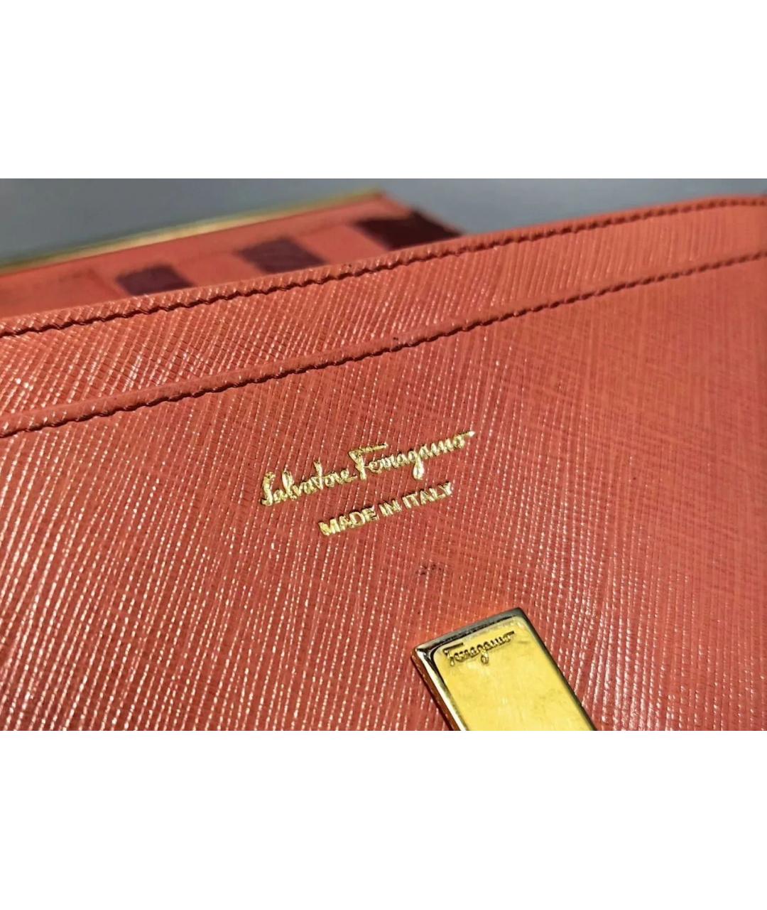 FERRAGAMO Коралловый кожаный кошелек, фото 6