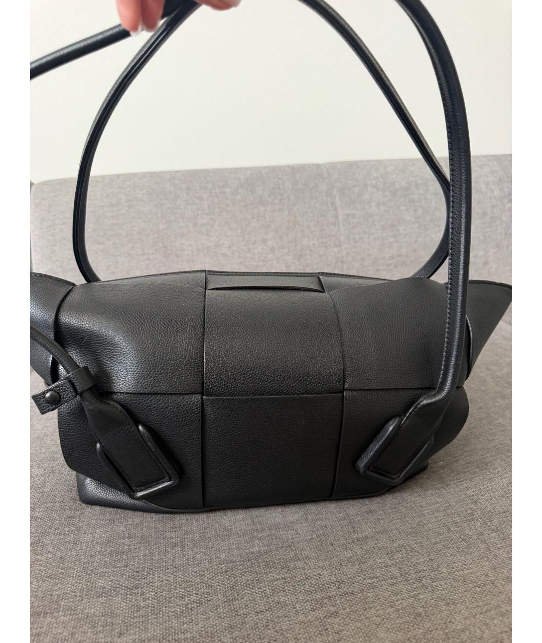 BOTTEGA VENETA Черная кожаная сумка с короткими ручками, фото 5