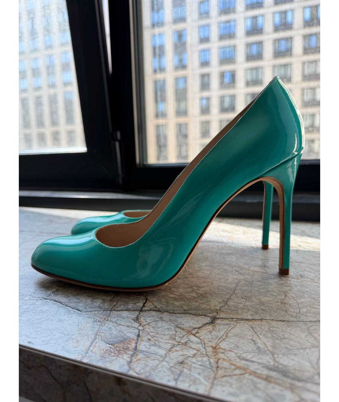 MANOLO BLAHNIK Бирюзовые туфли из лакированной кожи, фото 9